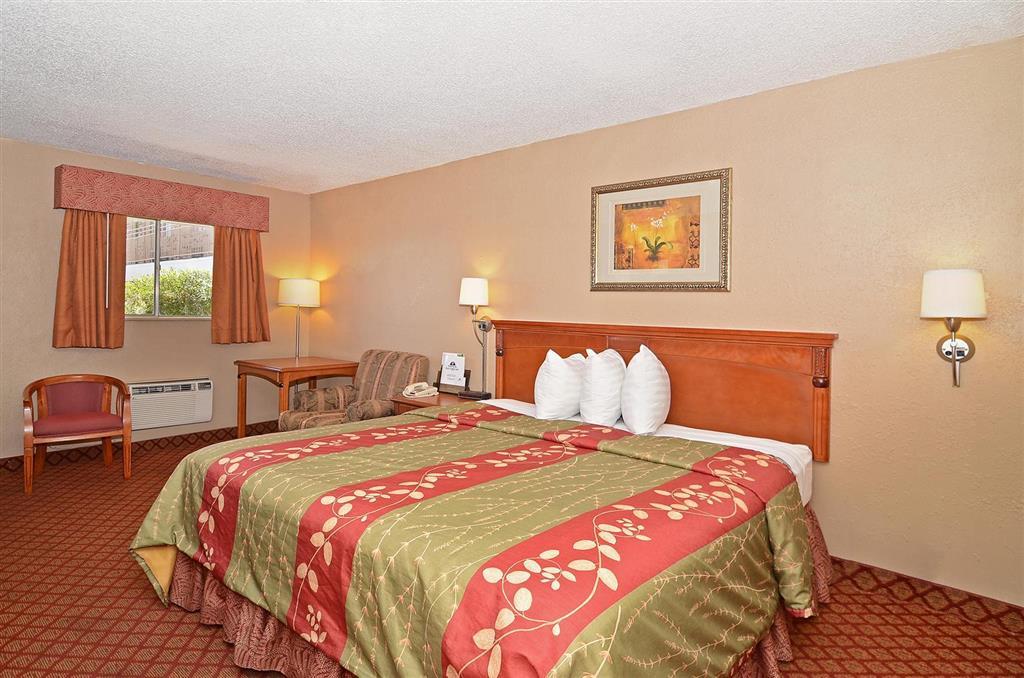 Americas Best Value Inn Crosstimbers Stephenville Room photo